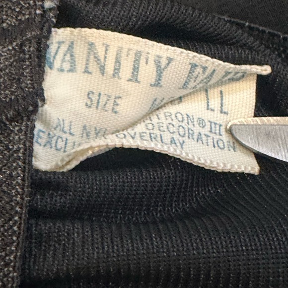 Vintage Vanity Fair Black Half Slip Slip sz M - Picture 8 of 9
